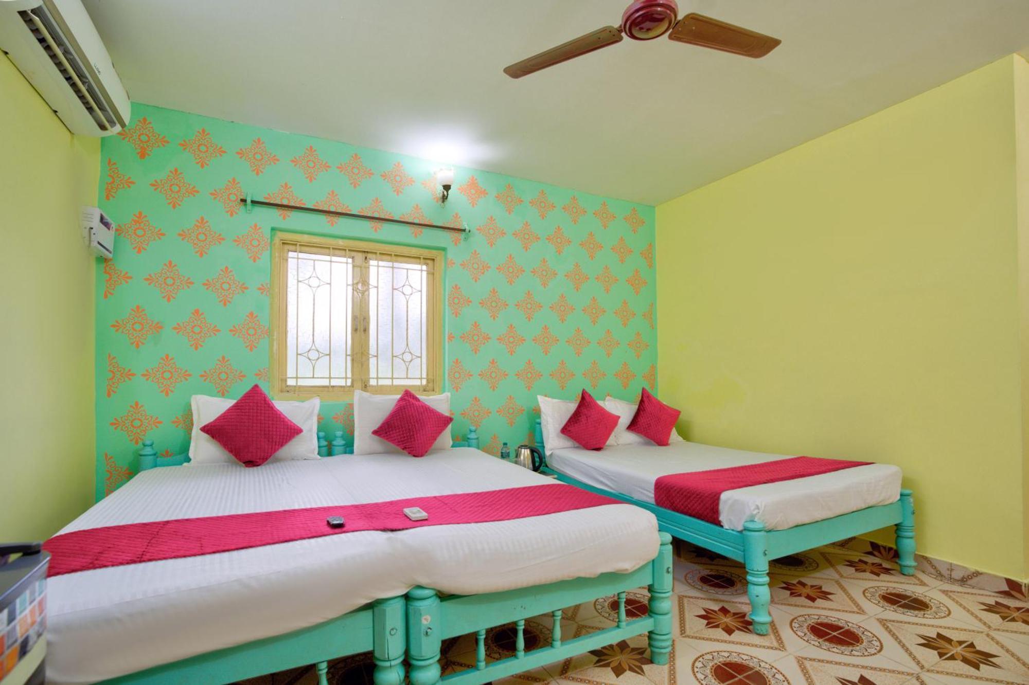 Oceanic Pearl Beach Guest House Calangute Esterno foto